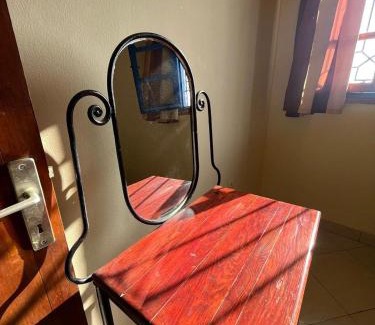 Tamrhakht House | Banana surf town