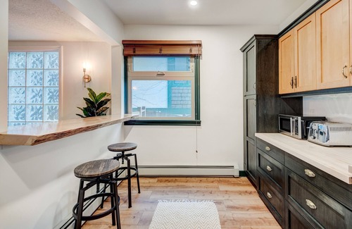Banff House | Banff Mtn Home - Real Rockies Experience