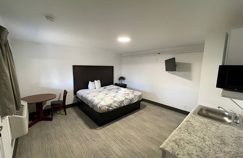 Hollywood District Hotel | Banfield Studios By OYO Portland OR