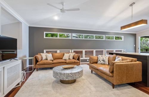Point Lookout House | Banksia Beach House | 3 bed 2.5 Bath | sleeps 6