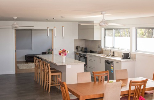 Cape Woolamai House | Banksia House: Stunning Ocean Views, Pet Friendly, Wifi