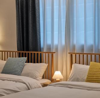 Jung-gu Apartment | Banwoldang Stn 3min, Table for 6, Hotel bedding, Luggage Storage