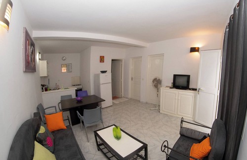 Ngaparou Apartment | Baobolong apartment f3 ground floor.