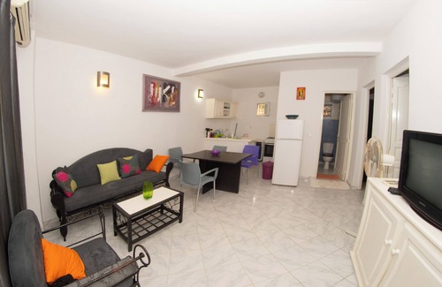 Ngaparou Apartment | Baobolong apartment f3 ground floor.