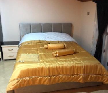 Kamez House | Bar Kafe Pjetri Guest House