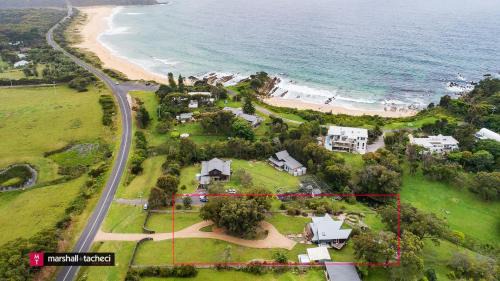 Barragga Bay House | Baraga Sanctuary holiday house, Bermagui Barragga Bay Linen & Wifi Provided