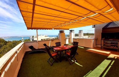 Cap de Salou Apartment | Barbacoa + vistas al mar + playa + piscina.