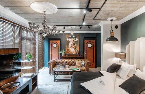 Old Town Apartment | Barber Apartment