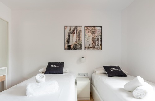 Sarria Apartment | Barcelona C. de Fontcoberta | Economy Twin Room