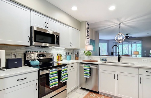 Tropical Cove House | Barefoot Bungalow Retreat. Pool and golf included