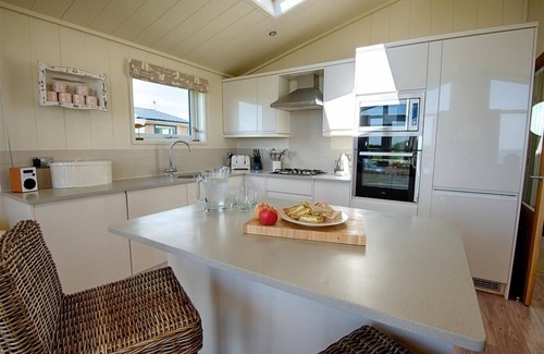 Castle Douglas Cottage | Barley Lodge - a lodge that sleeps 6 guests in 3 bedrooms