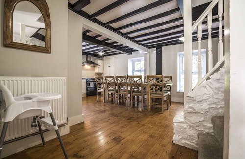 Penally House | Barn Conversion - Hot Tub - Penally