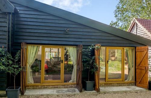 Saxmundham House | Barn End Cottage