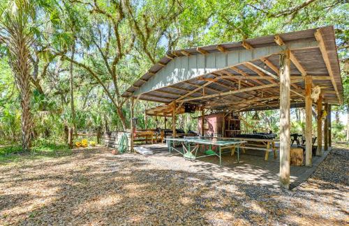 Sebring House | Barn Hangout and Grill Station Sebring Family Cabin