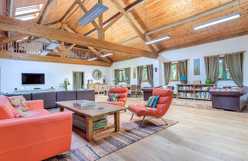Cullompton House | Barn In Rural Location, Huge Living Area w/Galleried Gym/Game Rooms/Pool