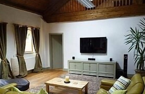 Cullompton House | Barn In Rural Location, Huge Living Area w/Galleried Gym/Game Rooms/Pool