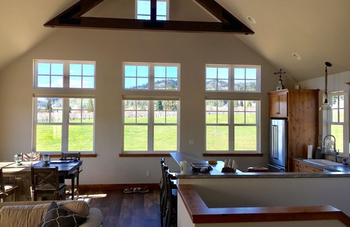 Peshastin House | Barn-style Home, Mountain Views, 2 mi to Leavenworth. Dog visitors welcome!