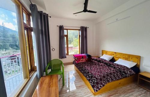 Barot Hotel | Barot Palace River side