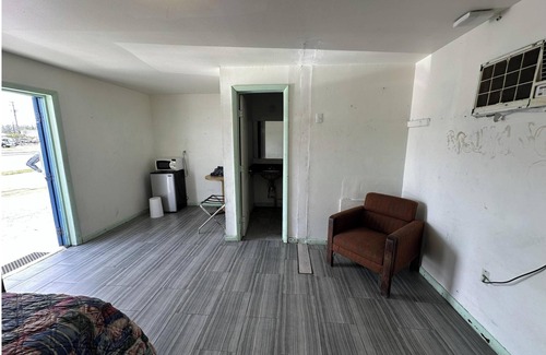 Sun Bay South Hotel | Base Motel By OYO South Tampa