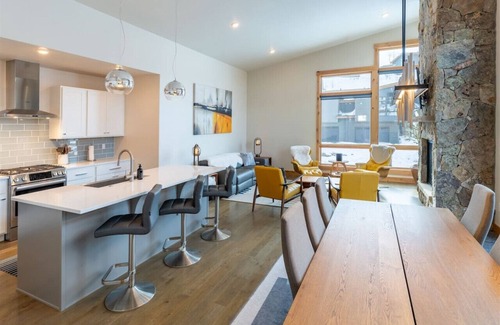 Silverthorne House | Basecamp 970 - Beautiful Modern Mountain Home