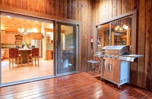 Burnsville Cabin | Basecamp Cabin: RIVER . FISH . HIKE . RELAX