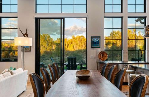 Driggs House | Basecamp Stays - Lux Teton Lodge Privacy & Hot Tub