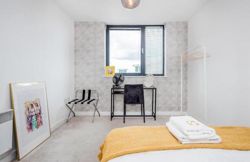 Basildon Apartment | Basildon - 2-Bed - Sleeps 5 - Near Train Station