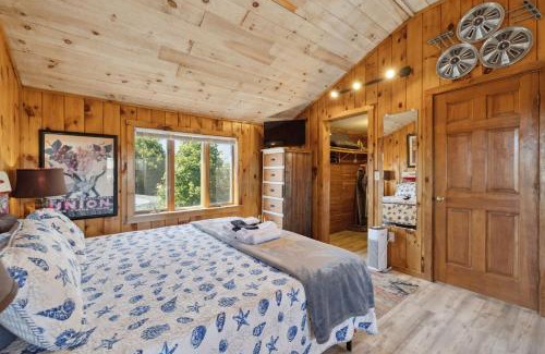 Newbury Apartment | Basin Perch Basin Views Sunsets AC Deck