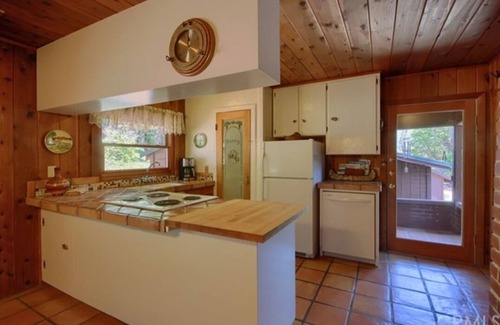 Wishon Cabin | Bass Lake Cabin only 1.5 miles to the lake. Hiking trails on the property. n