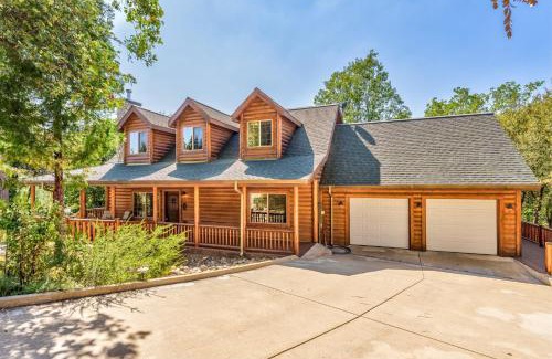 Oakhurst House | Bass Lake Log Home - Dog Friendly