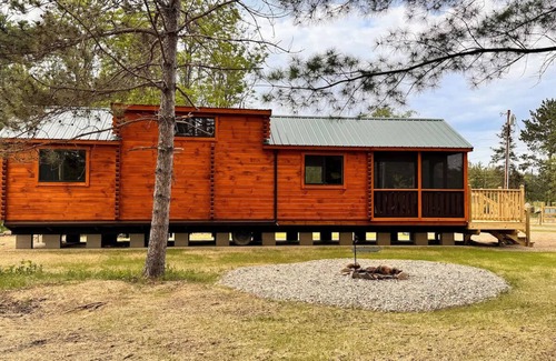 Ely Apartment | Basswood cabin, a Charming 3-bedroom cabin with AC, WiFi in marvelous Ely