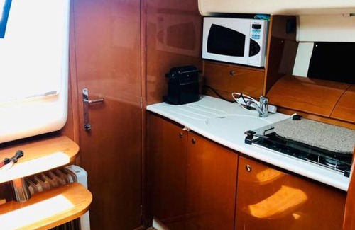 Naturist Village Boat Rental | Bateau Prestige Village Naturiste