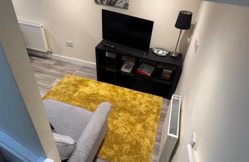 Hanham House | Bath rd villa