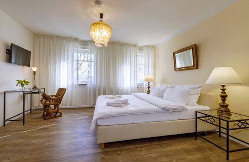 Rees House | Bauerncafé & Pension Drostenhof