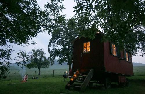Lennestadt Other | Bauwagen unterm Birnbaum