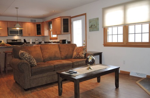 Cooperstown - Otsego Lake Apartment | Bavarian Farm Hops View - Upscale apartment w/hot tub