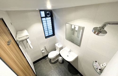 Dadar East Hotel | Bawa Regency