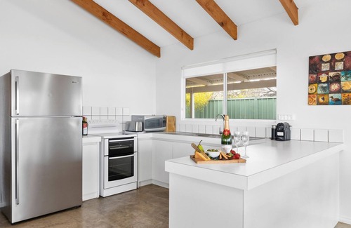 Peppermint Grove Beach House | Bay Beach House - Pet friendly, spectacular views, comfortably furnished