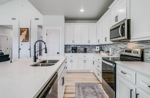 Rockport House | Bay Breeze 3 Bedroom Home by RedAwning