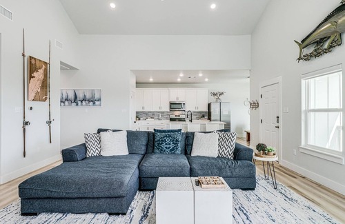 Rockport House | Bay Breeze 3 Bedroom Home by RedAwning