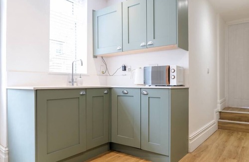 Grangetown Apartment | Bay City Studio Apartments in Cardiff With Kitchen