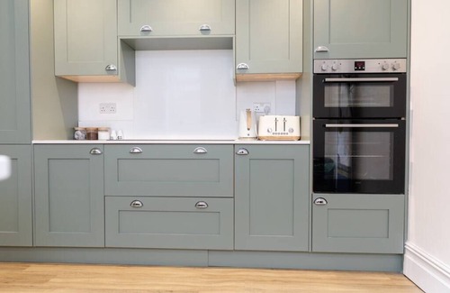 Grangetown Apartment | Bay City Studio Apartments in Cardiff With Kitchen