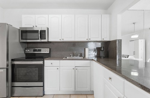 Bay Harbor Islands Apartment | Bay Harbor Sunset Apt 2C