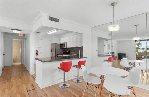 Bay Harbor Islands Apartment | Bay Harbor Sunset Apt 2C