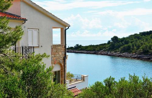 Cove Basina (Jelsa) Apartment | Bay House Rosohotnica
