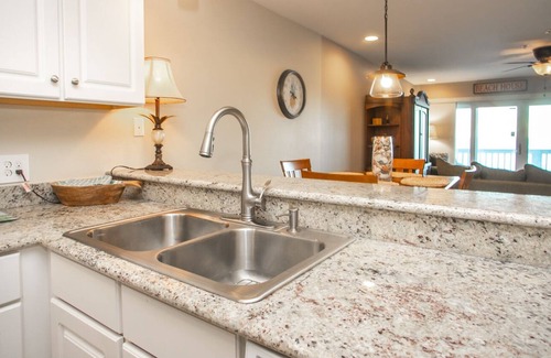 Innerarity Townhomes House | Bay Paradise: Waterfront Unit with Kayaks & SUPs!