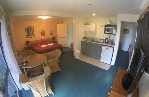 Paihia Hotel | Bay Sands Seafront Studios
