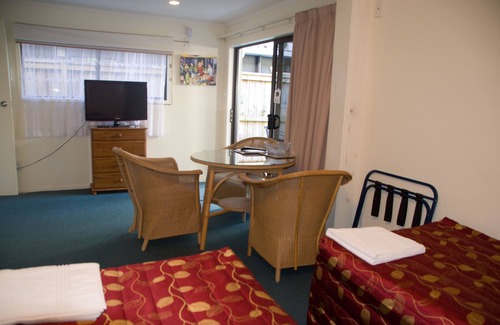 Paihia Hotel | Bay Sands Seafront Studios
