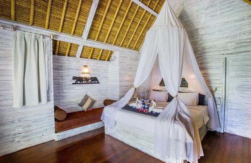 Mushroom Bay Resort | Bay Shore Huts