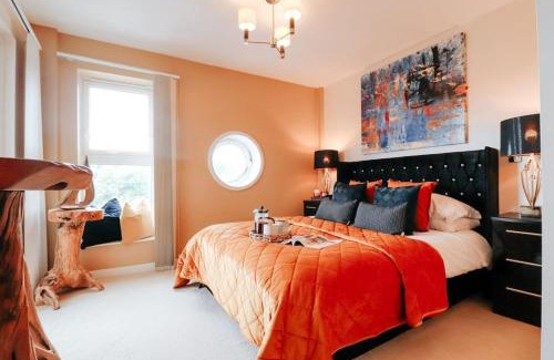 Grangetown Apartment | Bay View Apartment, by Solace Stays